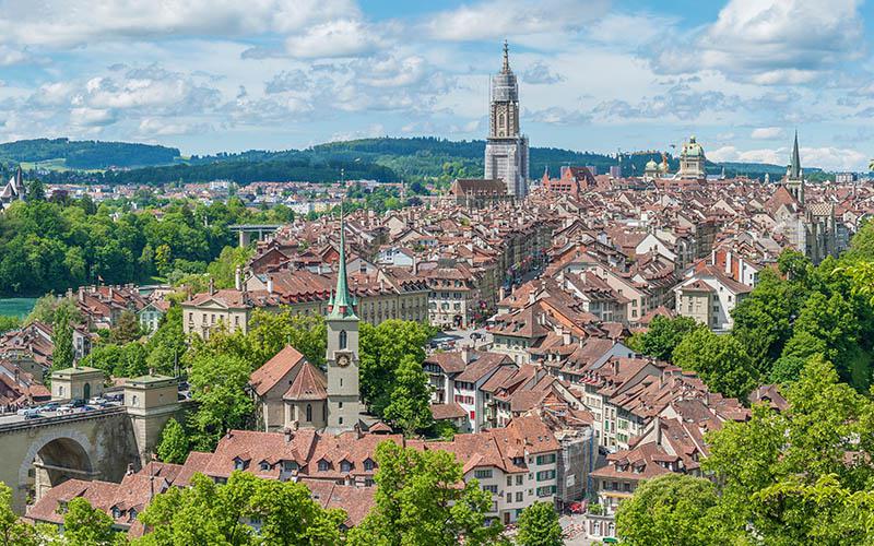 歐洲移民可以帶多少現(xiàn)金？了解相關(guān)規(guī)定與攜帶限制